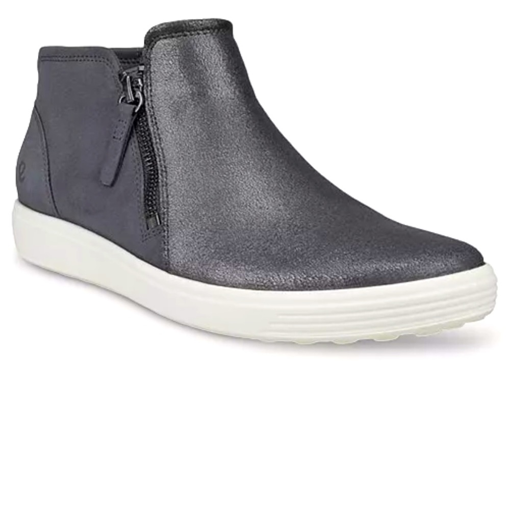 Ecco Soft 7 Nubuck Zip Bootie